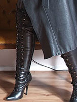 picture from leatherfixation.com